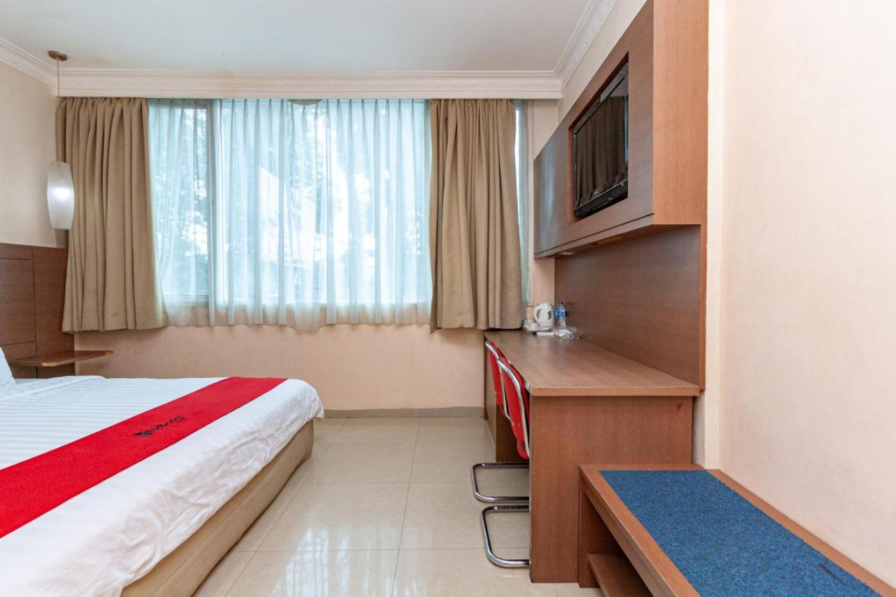Reddoorz Premium At Hotel Ratu Residence Paalmerah Экстерьер фото